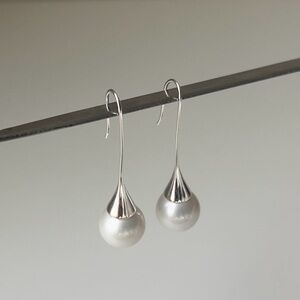 Uncommon James Pearl Teardrop Earrings | Silver | Pair | NWOT